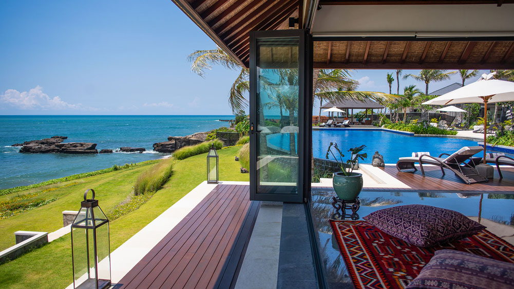 Tirtha Bayu Villa II - Blue and green views